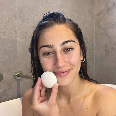 Exfoliating Clay Stone Set With Slate Base